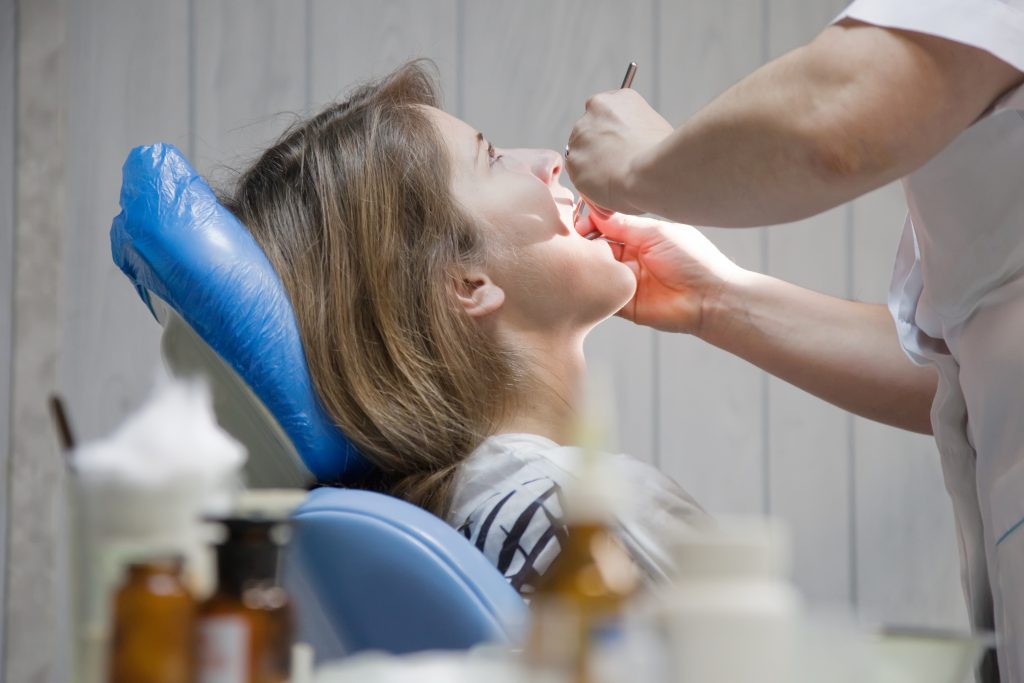 consulta dental tratamiento ATM Córdoba paciente en clínica